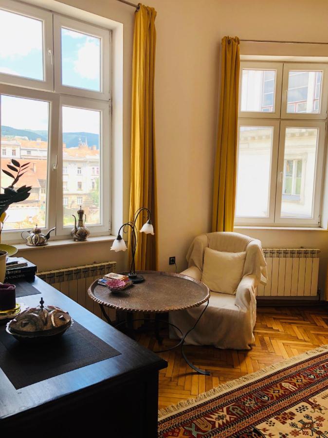 Historijski Luksuz U Starom Gradu, Garage Parking SJJ Esterno foto