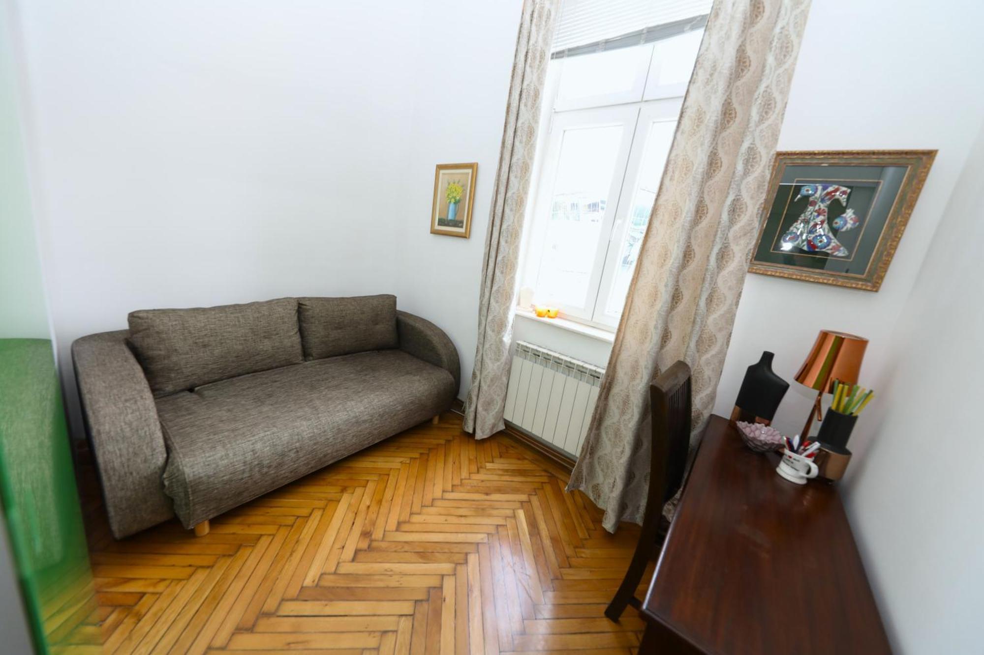 Historijski Luksuz U Starom Gradu, Garage Parking SJJ Esterno foto
