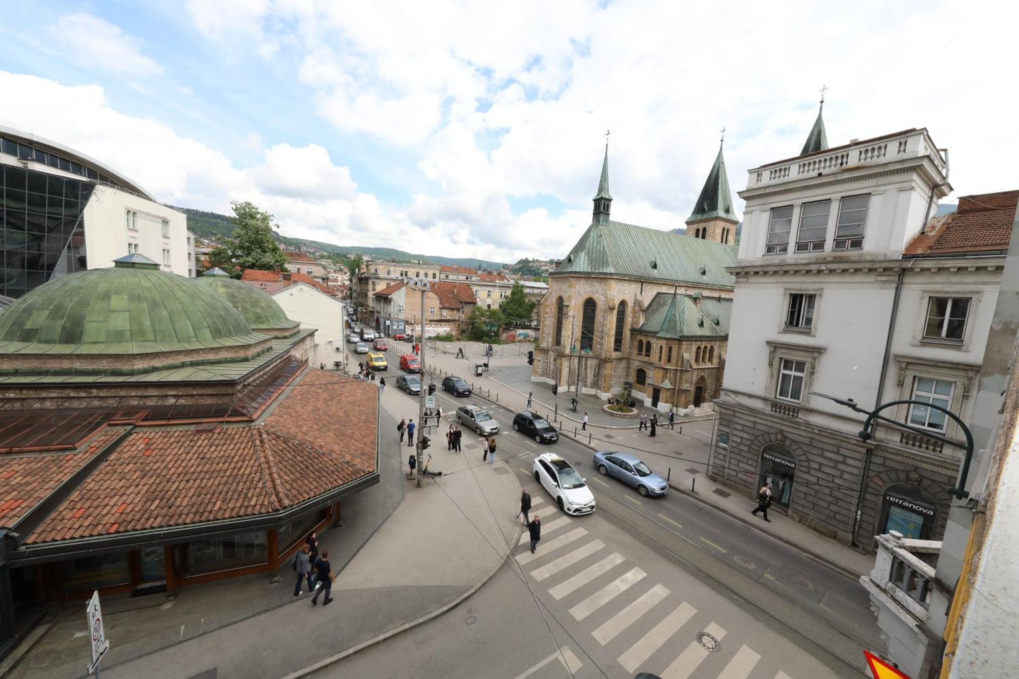 Historijski Luksuz U Starom Gradu, Garage Parking SJJ Esterno foto